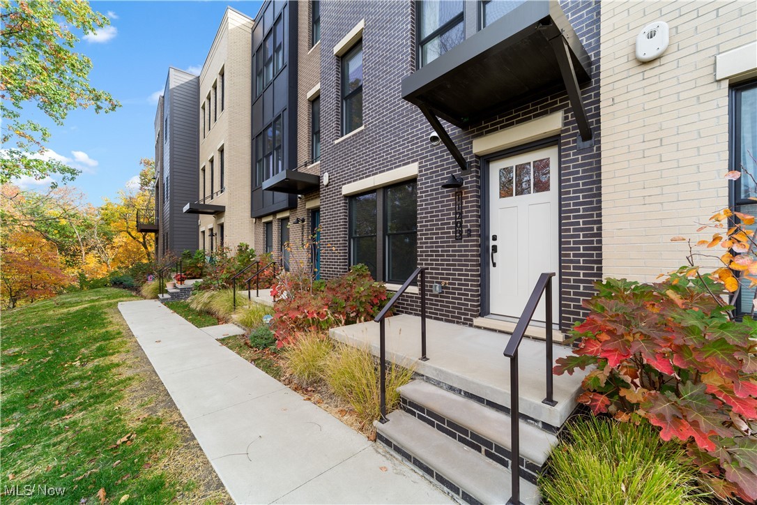 11203 N Park Place Cleveland OH 44104