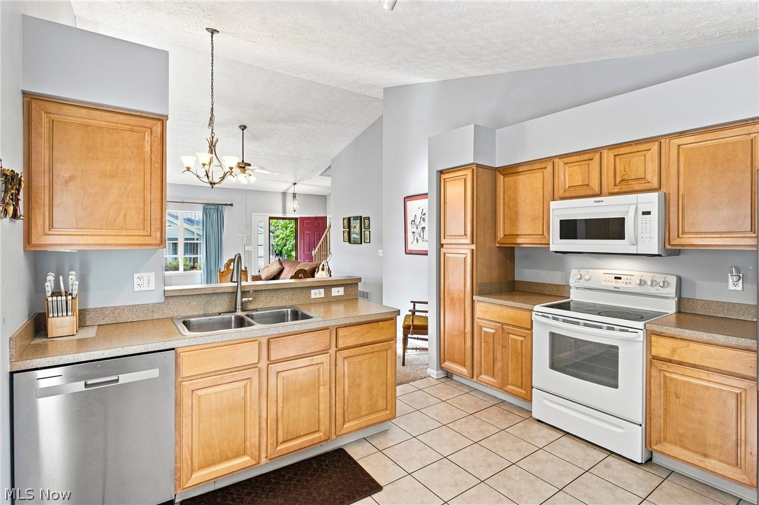 2559 Edgebrook Crossing Twinsburg OH 44087