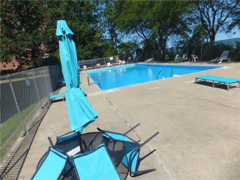 11820 Edgewater Drive Lakewood OH 44107