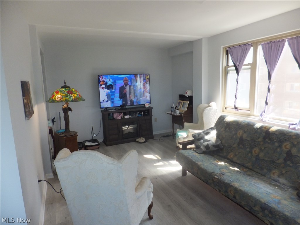 11820 Edgewater Drive Lakewood OH 44107