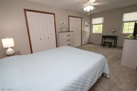 37575 Ocean Reef Willoughby OH 44094