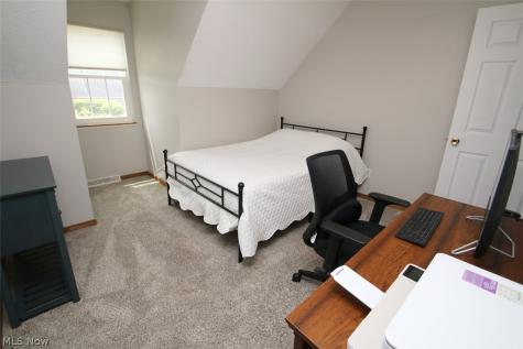 37575 Ocean Reef Willoughby OH 44094