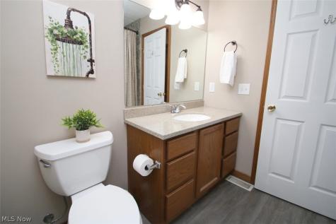 37575 Ocean Reef Willoughby OH 44094