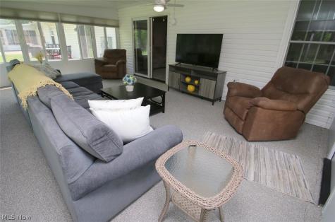 37575 Ocean Reef Willoughby OH 44094