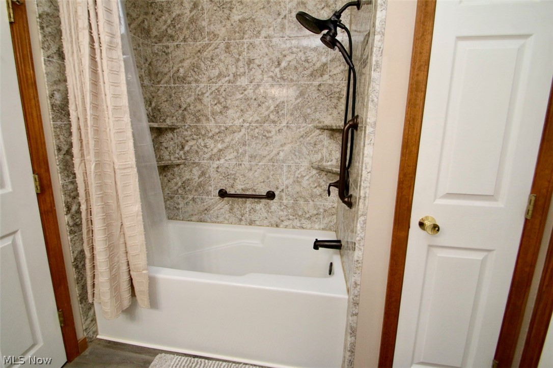 37575 Ocean Reef Willoughby OH 44094