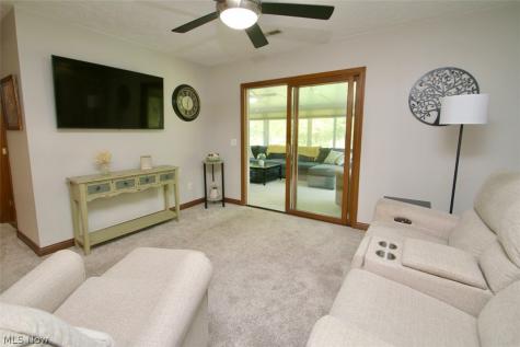 37575 Ocean Reef Willoughby OH 44094