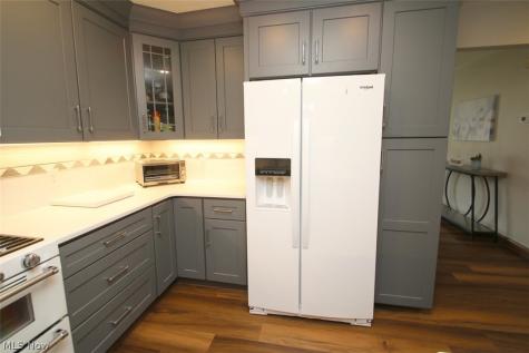 37575 Ocean Reef Willoughby OH 44094
