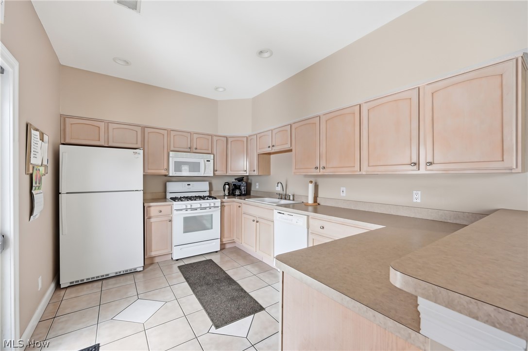 568 Lakeview Boulevard Lake Milton OH 44429