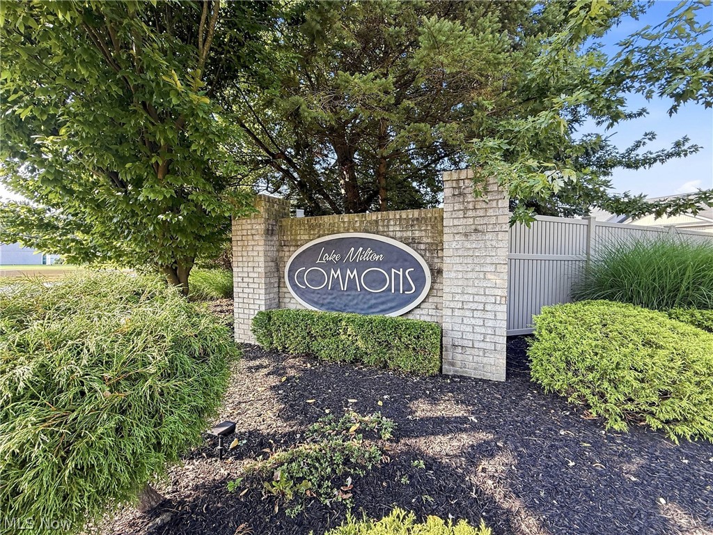 568 Lakeview Boulevard Lake Milton OH 44429