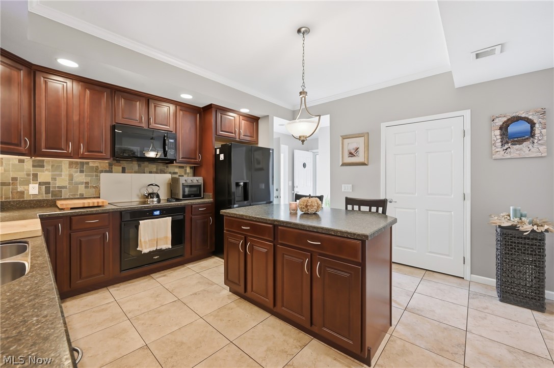 568 Lakeview Boulevard Lake Milton OH 44429