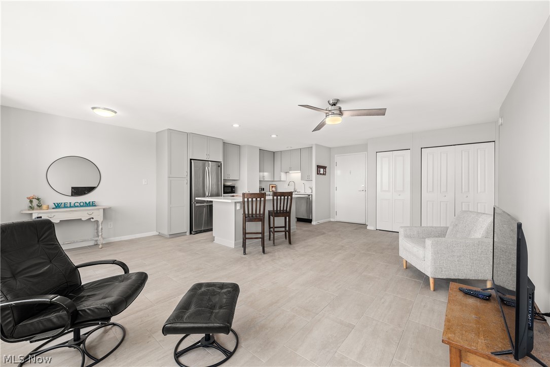 12520 Edgewater Drive Lakewood OH 44107
