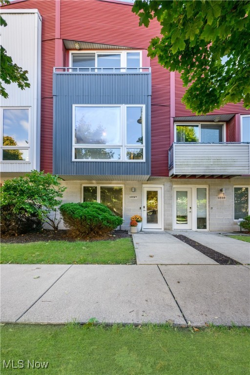 1257 W 74th Street Cleveland OH 44102