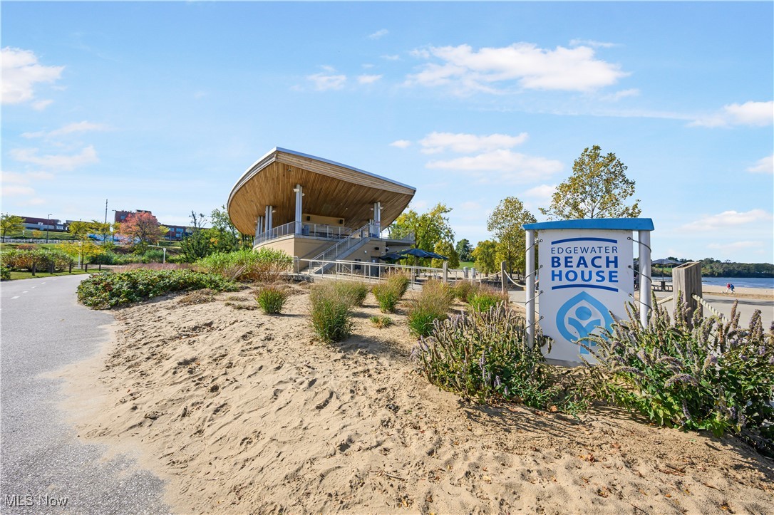 1257 W 74th Street Cleveland OH 44102