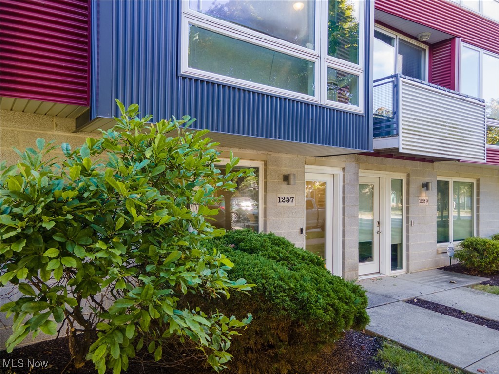 1257 W 74th Street Cleveland OH 44102