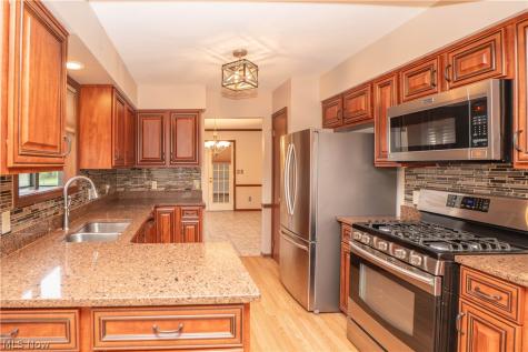 60 Picadilly Court Kent OH 44240