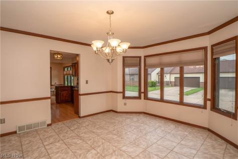 60 Picadilly Court Kent OH 44240