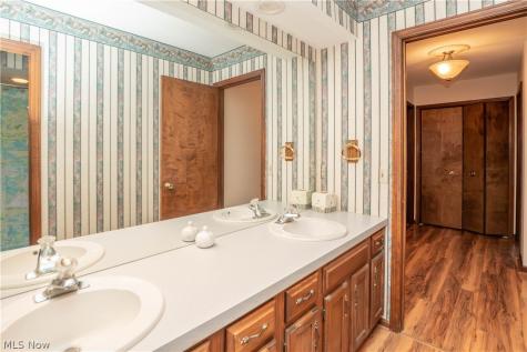 60 Picadilly Court Kent OH 44240