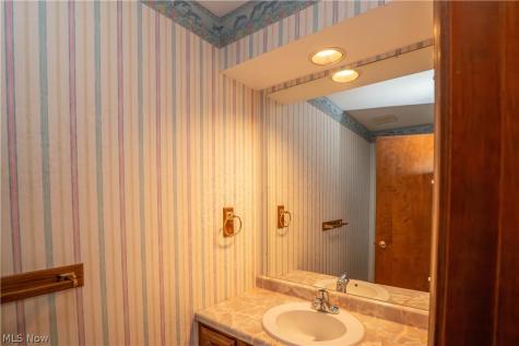 60 Picadilly Court Kent OH 44240