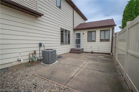 60 Picadilly Court Kent OH 44240