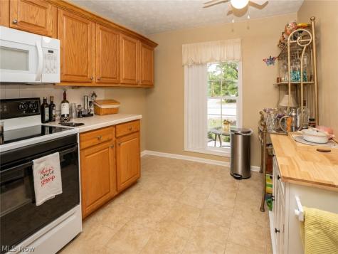 1643 Southpointe Circle NE Canton OH 44714