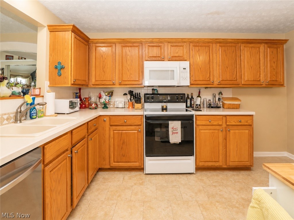 1643 Southpointe Circle NE Canton OH 44714