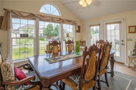 1643 Southpointe Circle NE Canton OH 44714