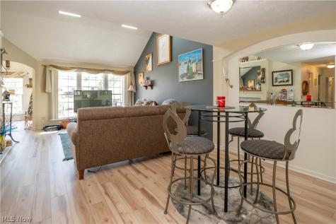 1643 Southpointe Circle NE Canton OH 44714