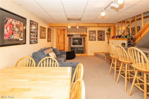 1643 Southpointe Circle NE Canton OH 44714