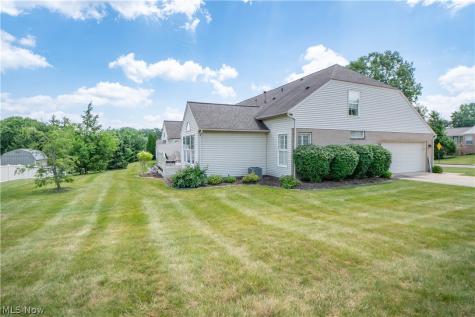 1643 Southpointe Circle NE Canton OH 44714