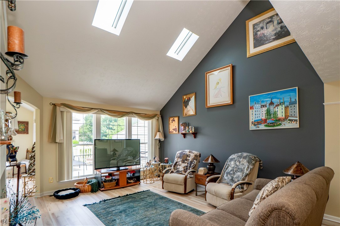 1643 Southpointe Circle NE Canton OH 44714