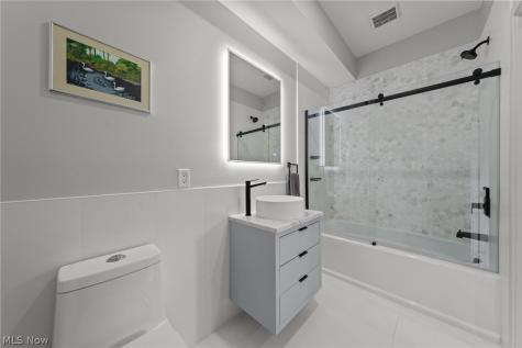 3111 Vine Court Cleveland OH 44113
