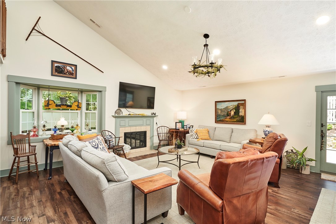 885 Kenton Court Akron OH 44313