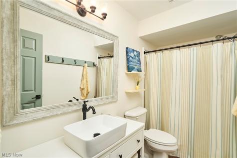 885 Kenton Court Akron OH 44313
