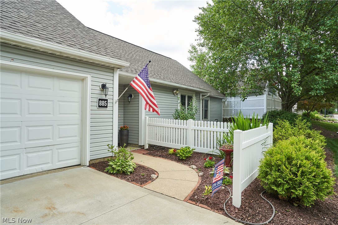 885 Kenton Court Akron OH 44313