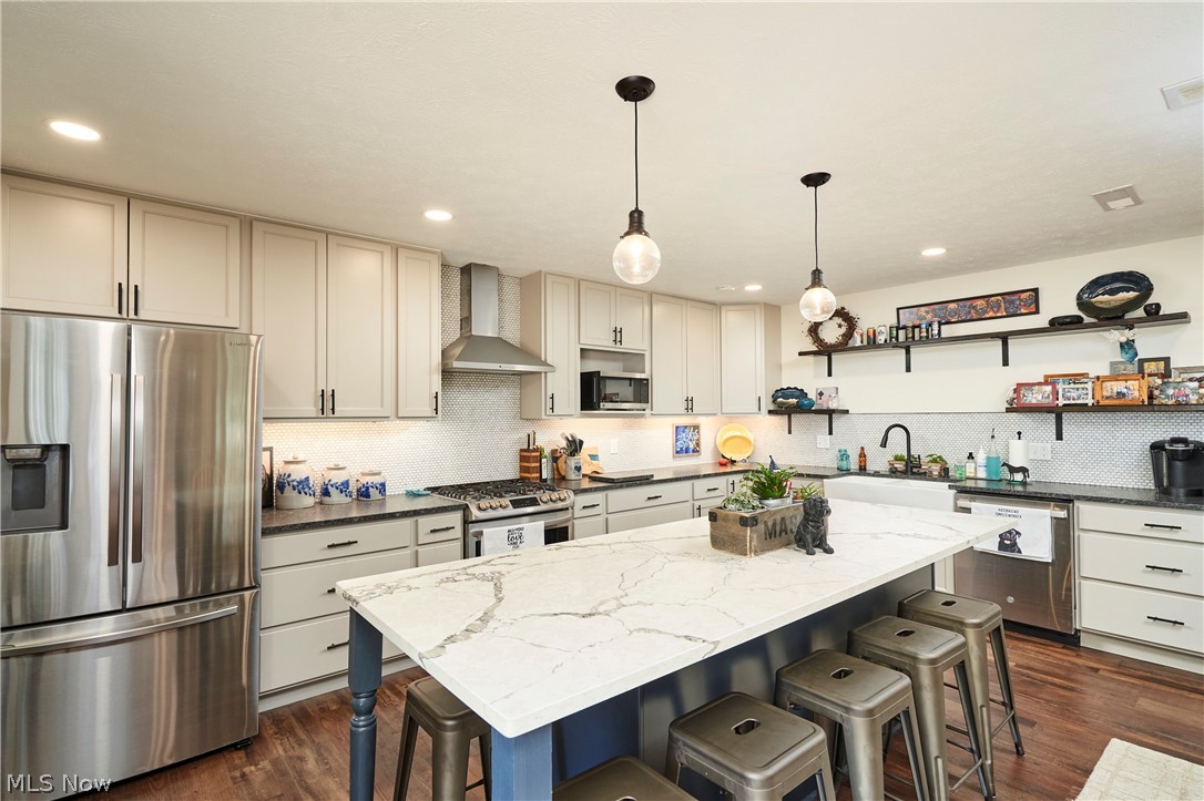 885 Kenton Court Akron OH 44313