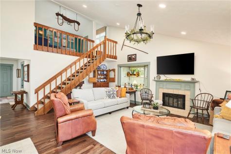 885 Kenton Court Akron OH 44313
