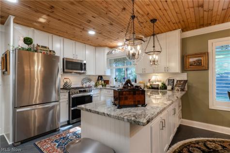 6782 Windward Hills Drive Brecksville OH 44141