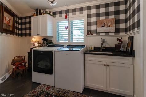 6782 Windward Hills Drive Brecksville OH 44141