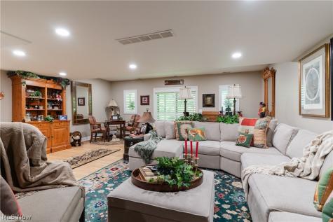 6782 Windward Hills Drive Brecksville OH 44141