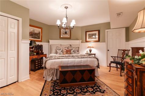 6782 Windward Hills Drive Brecksville OH 44141