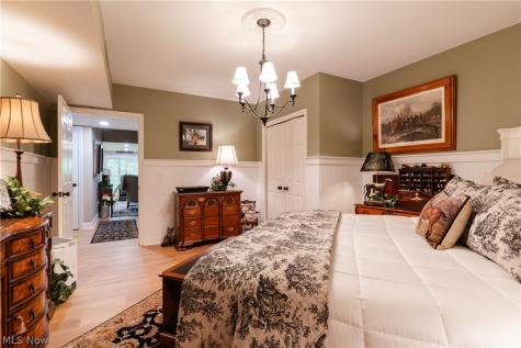 6782 Windward Hills Drive Brecksville OH 44141