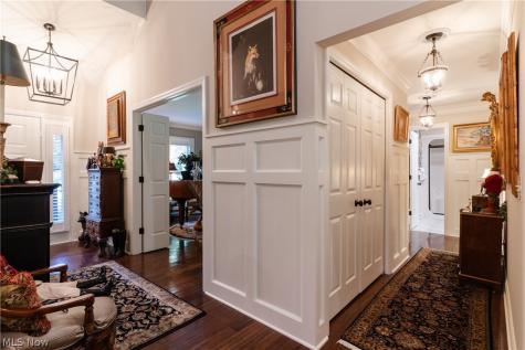 6782 Windward Hills Drive Brecksville OH 44141