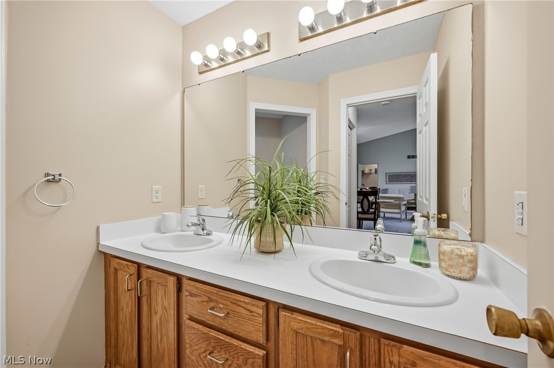 1006 Powers Avenue Youngstown OH 44505