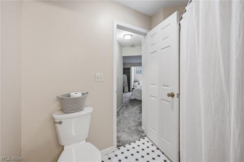 1006 Powers Avenue Youngstown OH 44505