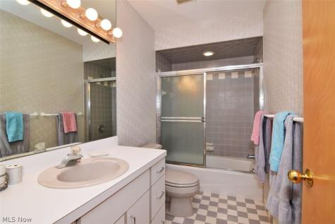 16 Chelsea Court Beachwood OH 44122