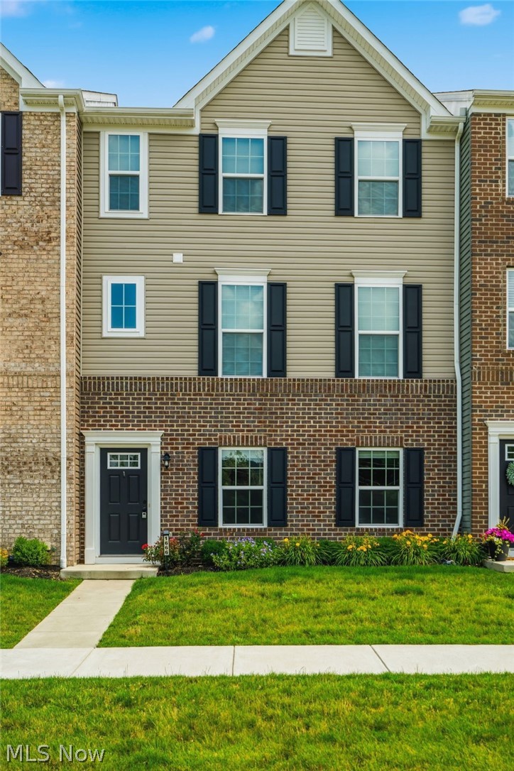 1666 N Eckert Lane Cuyahoga Falls OH 44313