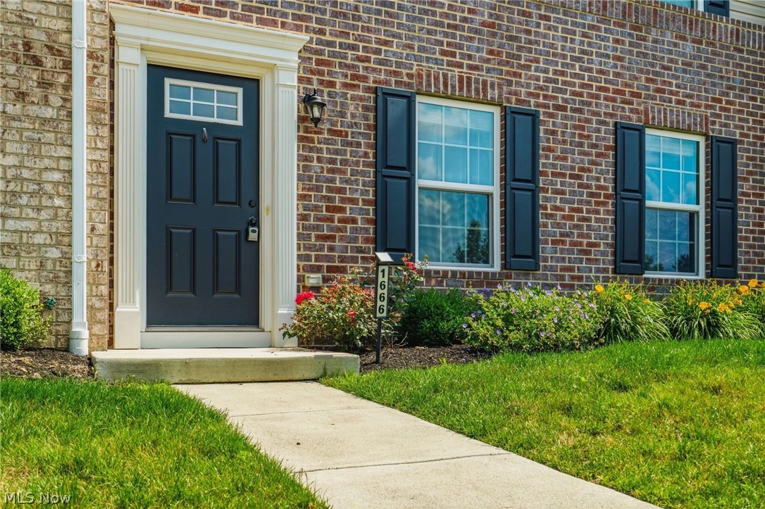 1666 N Eckert Lane Cuyahoga Falls OH 44313