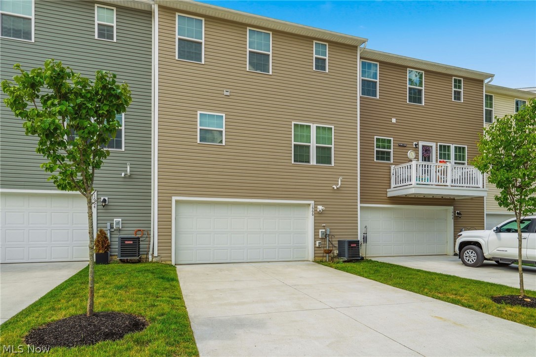 1666 N Eckert Lane Cuyahoga Falls OH 44313