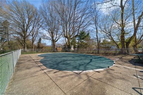20312 Lorain Road Fairview Park OH 44126
