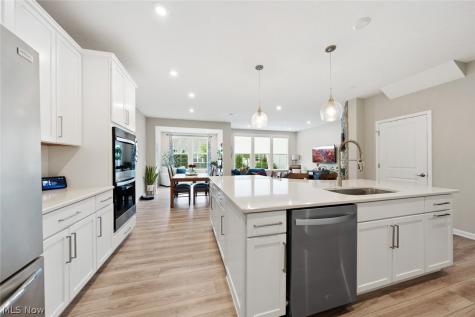 690 Harbour Town Court Avon Lake OH 44012